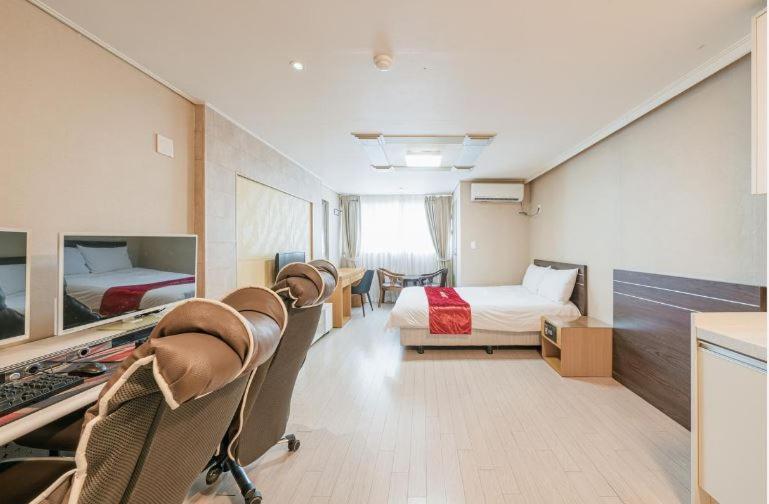 R&T Hotel Чеджу Екстериор снимка