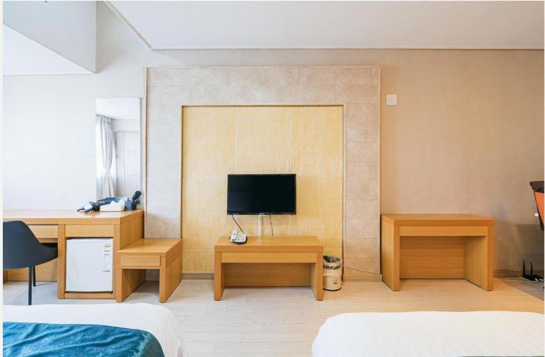 R&T Hotel Чеджу Екстериор снимка