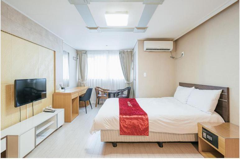 R&T Hotel Чеджу Екстериор снимка
