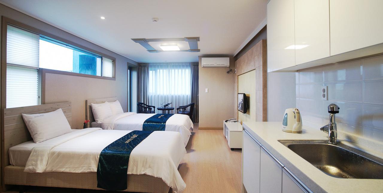 R&T Hotel Чеджу Екстериор снимка